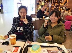 娱乐圈吃瓜小群众,揭秘吃瓜群众的狂欢盛宴